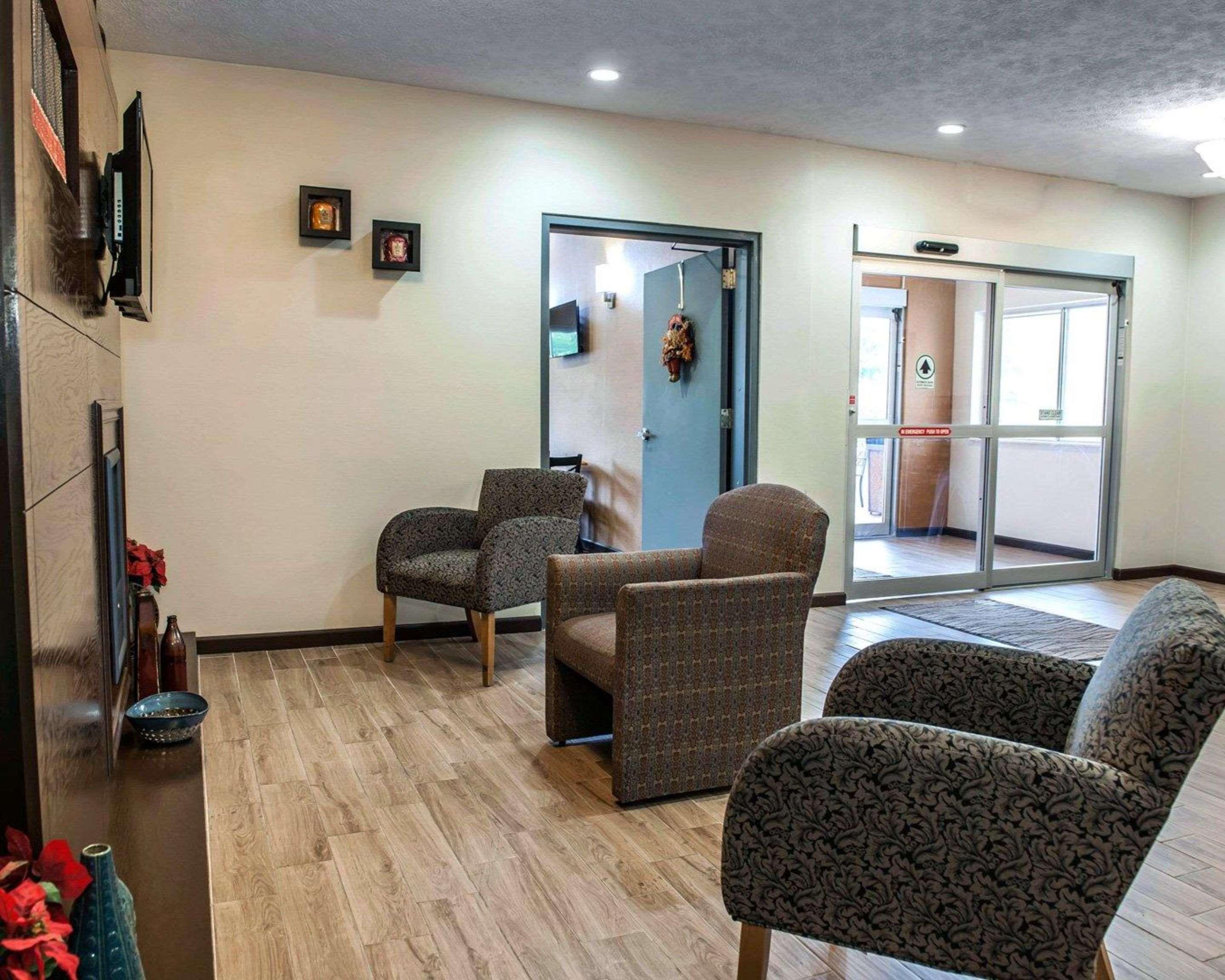 Hotel Baymont By Wyndham Richmond I-70 Extérieur photo
